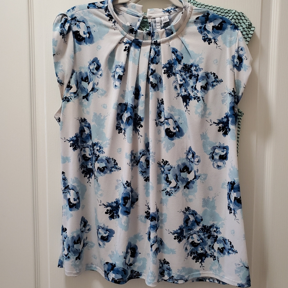 2 mock neck / cap sleeve  Elle tops